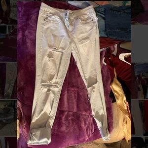 Ripped jeans faint light blue/white